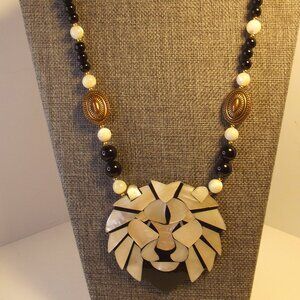 Vintage LEE SANDS LION Pendant Necklace - Genuine Stone & Mother of Pearl - LEO